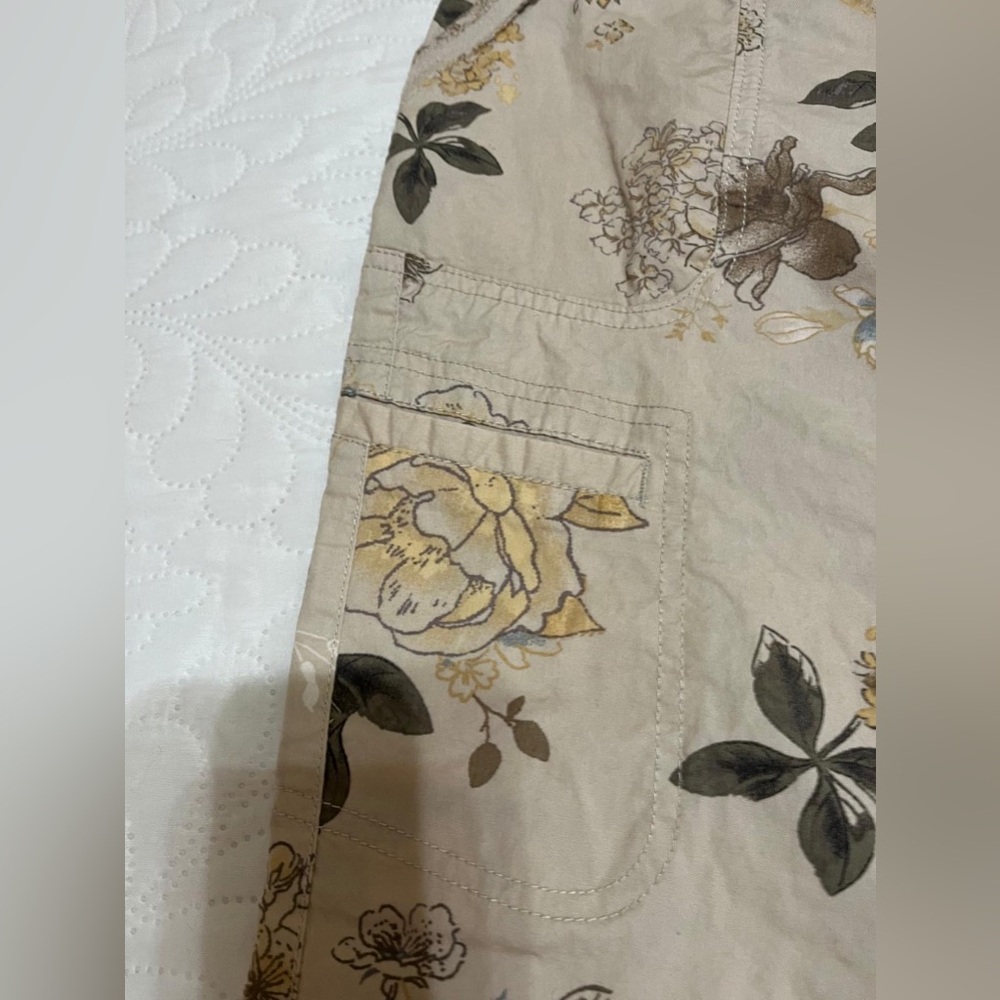 (18) Democracy Beige Floral Pants - Picture 8 of 12